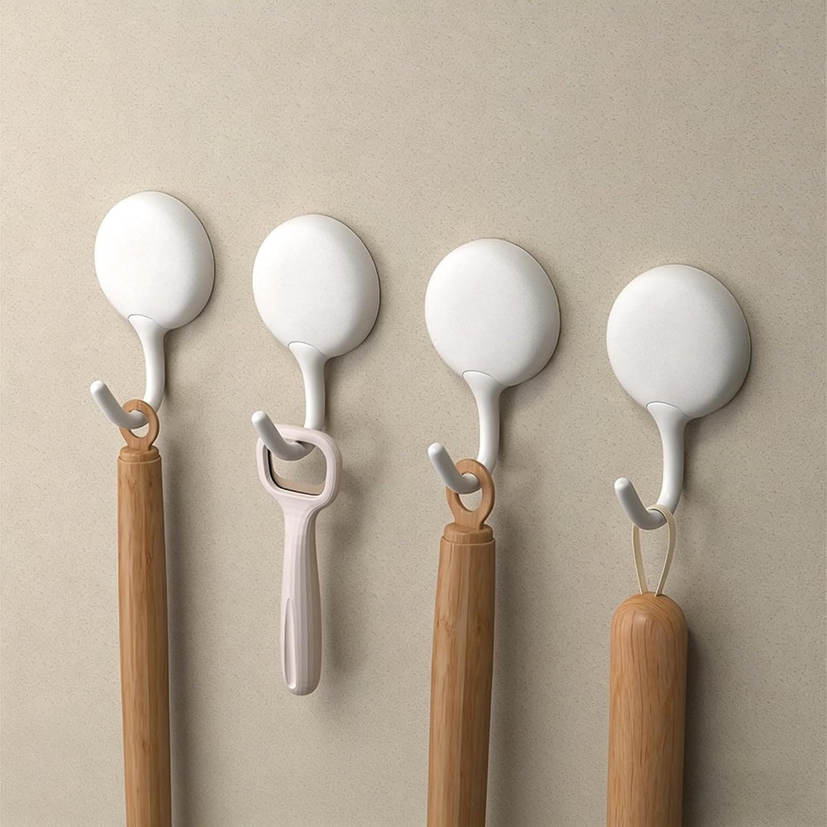 SnelShoppen - 4 Stuks Wit Zelfklevende Haakjes zonder Boren, Towel Hooks voor Badkamer, Keuken, Kantoor en Thuisorganisatie, Moderne Design, Soft Pebb