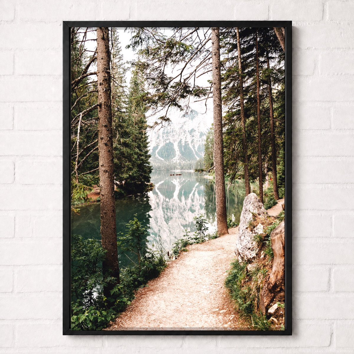 Bospad naar het Bergmeer Poster - Mountain Lake Collection - Natuur Posters - A1+ 61 x 91,5 cm