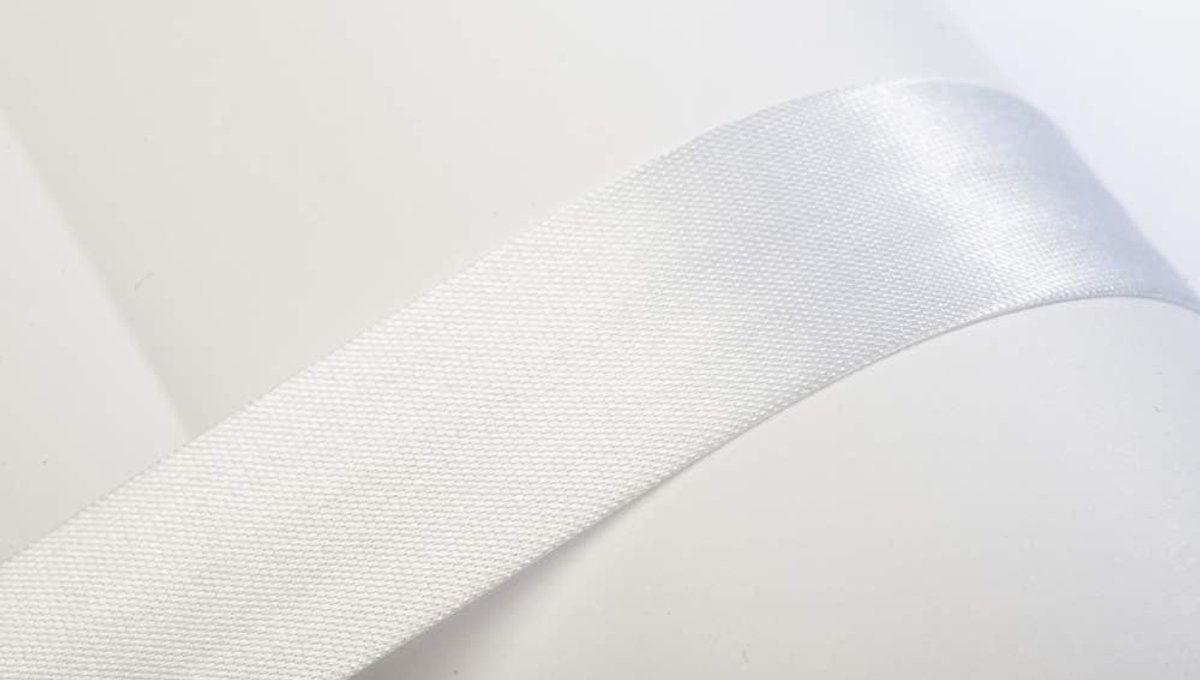 Jajasio bias binding, 10 m, Atlas (satin), 25 mm, folded 01 ? white, textile tape, decoration tape in 40 colours - ShopVlot