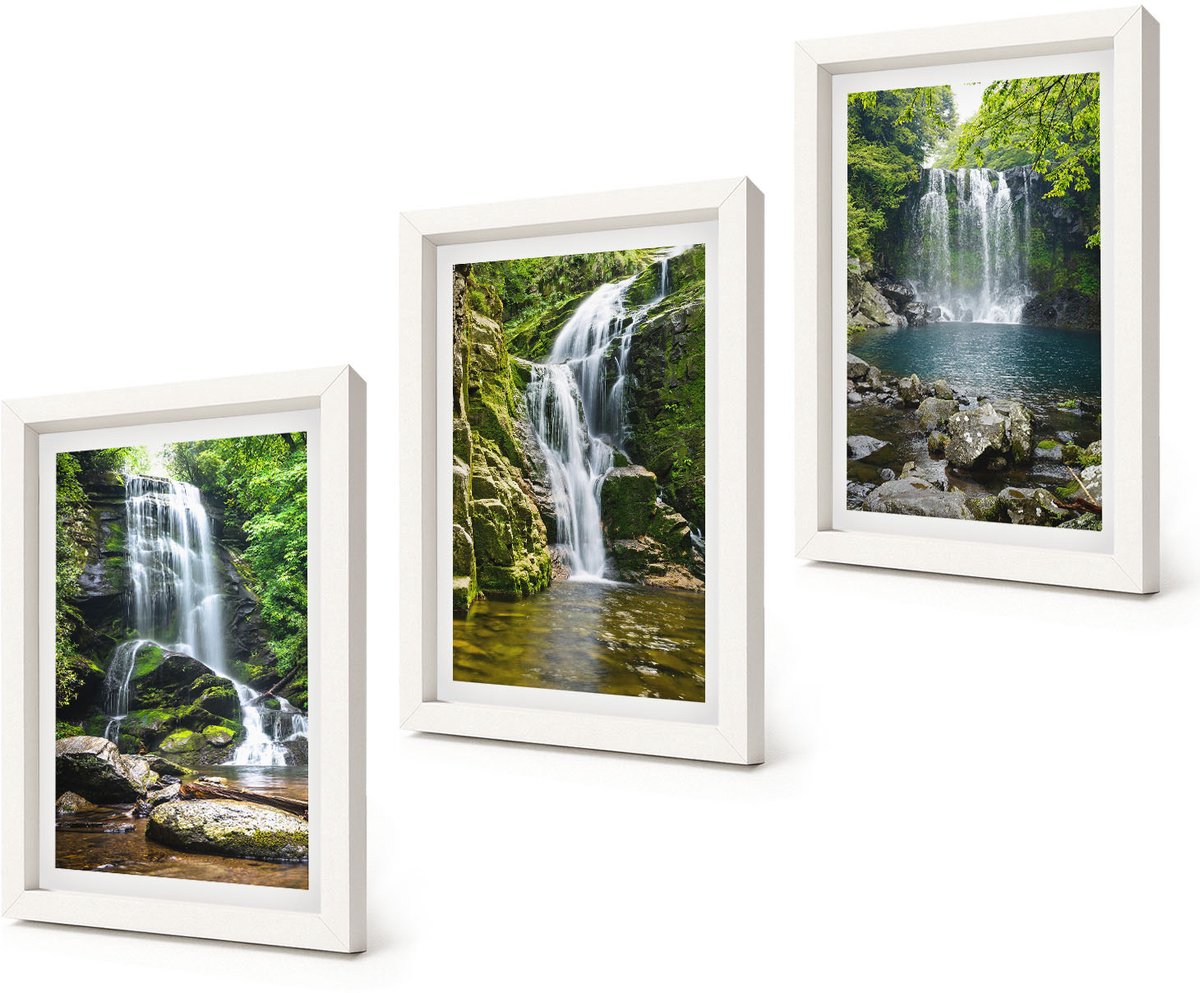 Coloray 3-Delige Schilderij Set - Watervallen in een groene omgeving met stenen en water. - 20x30 - Stijlvolle Muurdecoratie - Slaapkamer