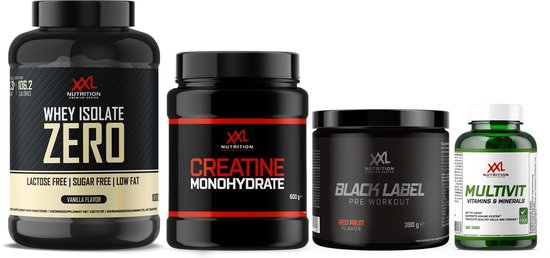 Vier verschillende potten en een flesje van XXL Nutrition: Whey Isolate Zero (vanille), Creatine Monohydraat (500 g), Black Label Pre Workout (rode vrucht, 390 g) en Multivitaminen.