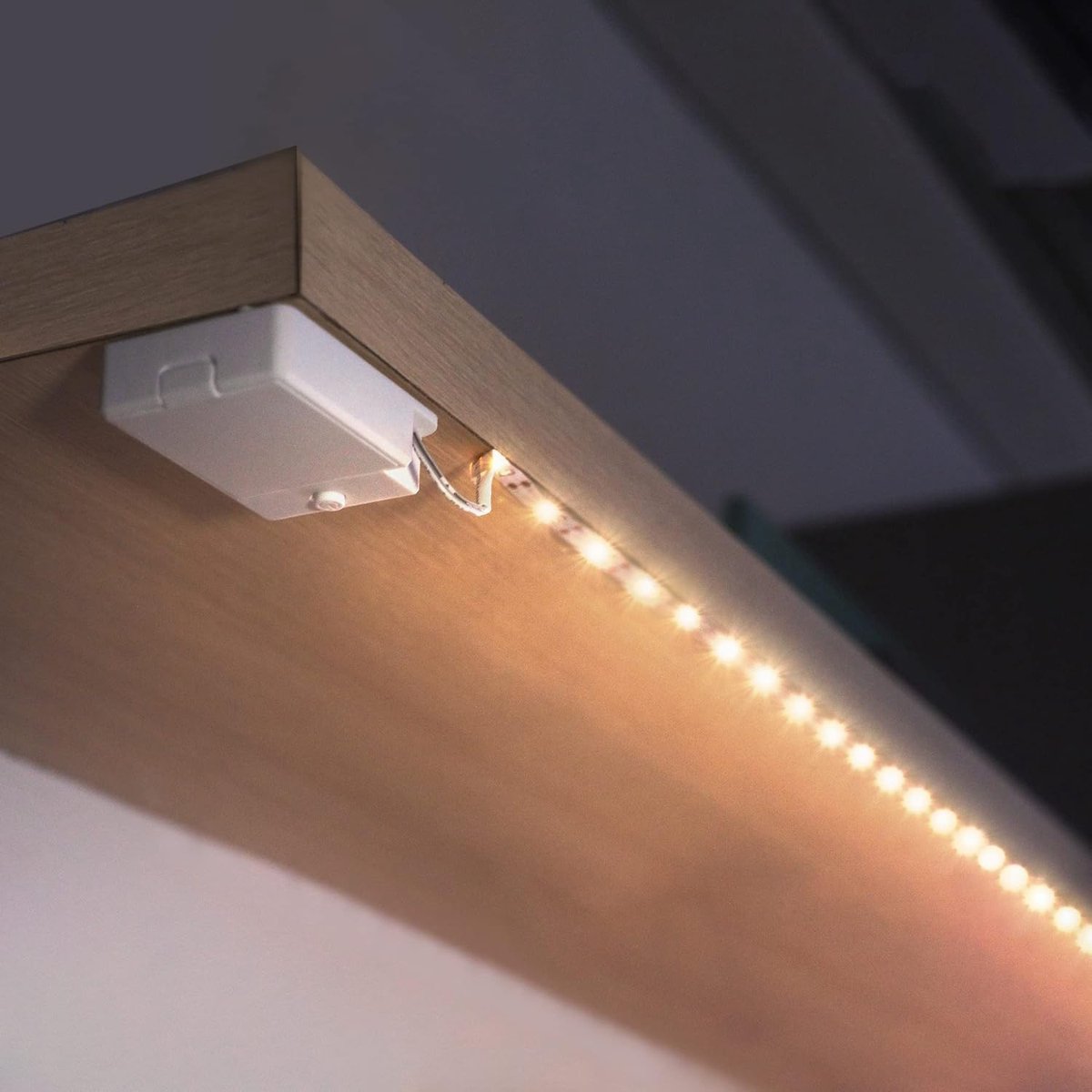 SnelShoppen - Battery Powered LED Strip Lights 3-pack 1m - Draadloze LED Lichten voor Planken en Onder Kasten - Ideaal voor Binnengebruik - Ultra Dun,