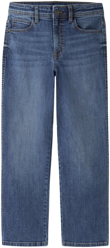 Losse, blauwe jeans met rechte pijpen.