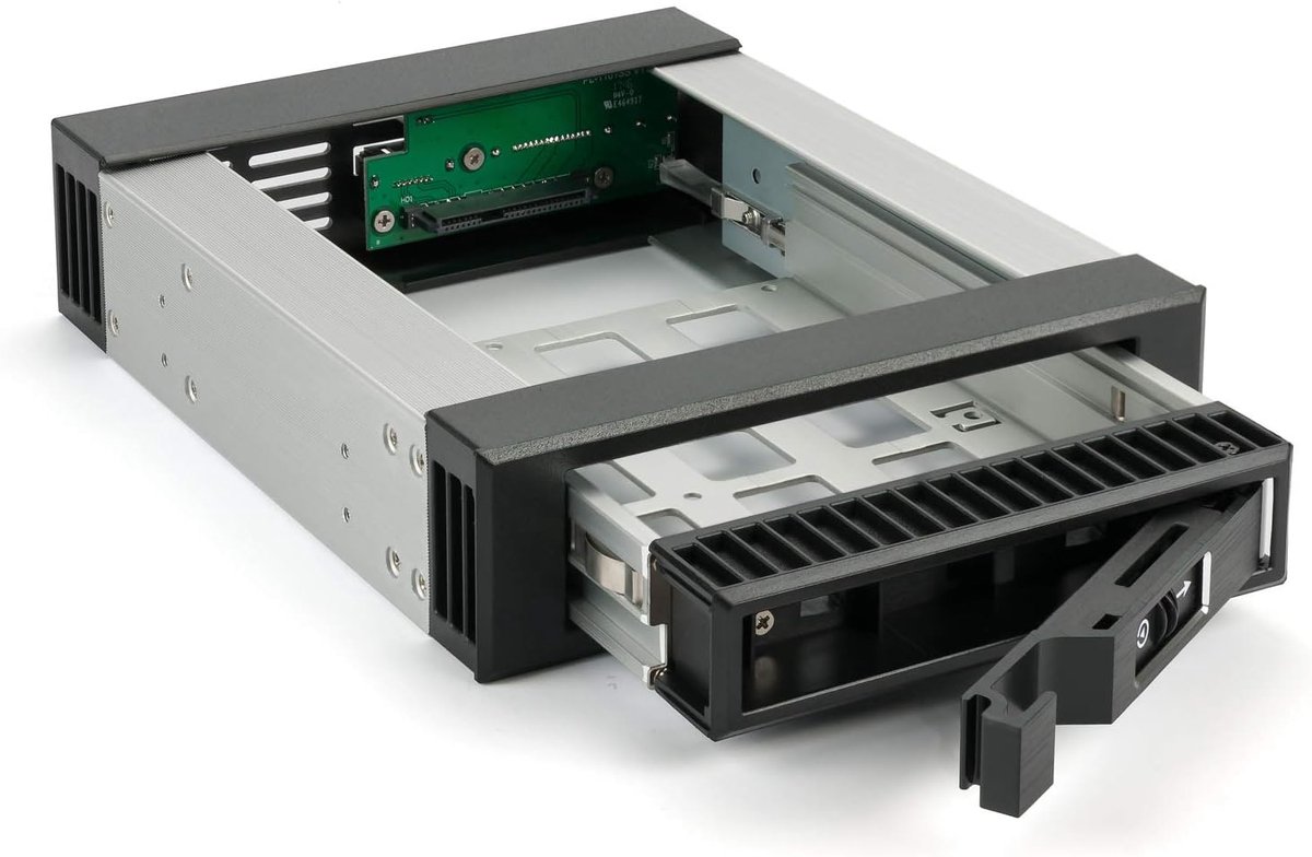 BP-T3525 SAS I, II + SATA I, II, III verwisselbare frame voor een 3,5 "/2,5 "HDD of SSD in een 5,25" insteek. Schijfhouders. aluminium behuizing. Front in zwart