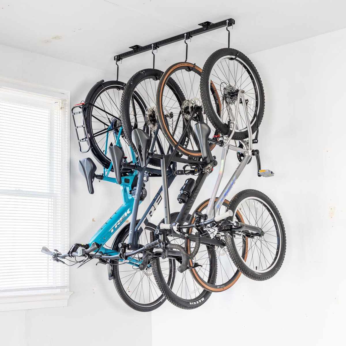 SnelShoppen - Teal Triangle Fietsenrek voor Plafondmontage - Premium Ruimtebesparende Bikerack voor 4-8 Fietsen - Verstelbare Haken voor Garage, Indoo