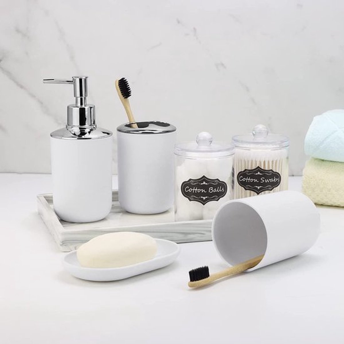 Badkameraccessoireset 6-delig - Zeepdispenser - Tandenborstelhouder/Beker - Toiletborstel met Houder - Vuilnisemmer - Duurzaam Kunststof/Metaal - Badkameraccessoires