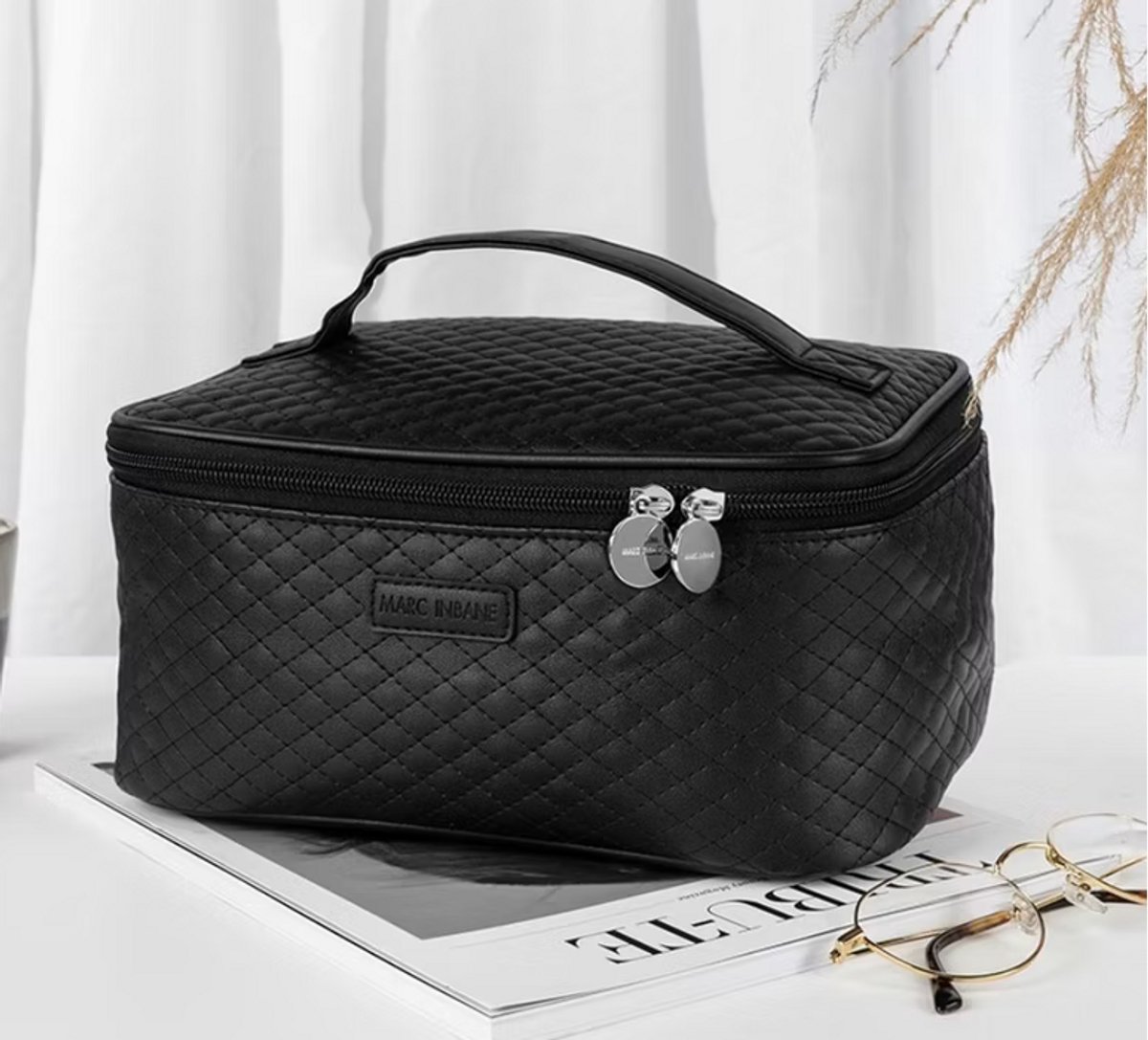 Zwarte toilettas - Black Cosmetic bag