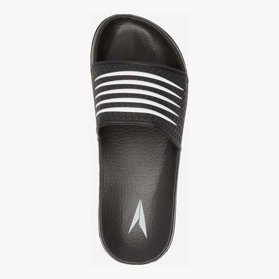 Bovenkant van zwarte slipper met witte strepen en logo.