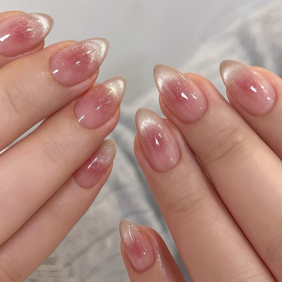 SolidKeus - 24 Stuks Amandelvormige Franse Kunstnagels met Gouden Tip