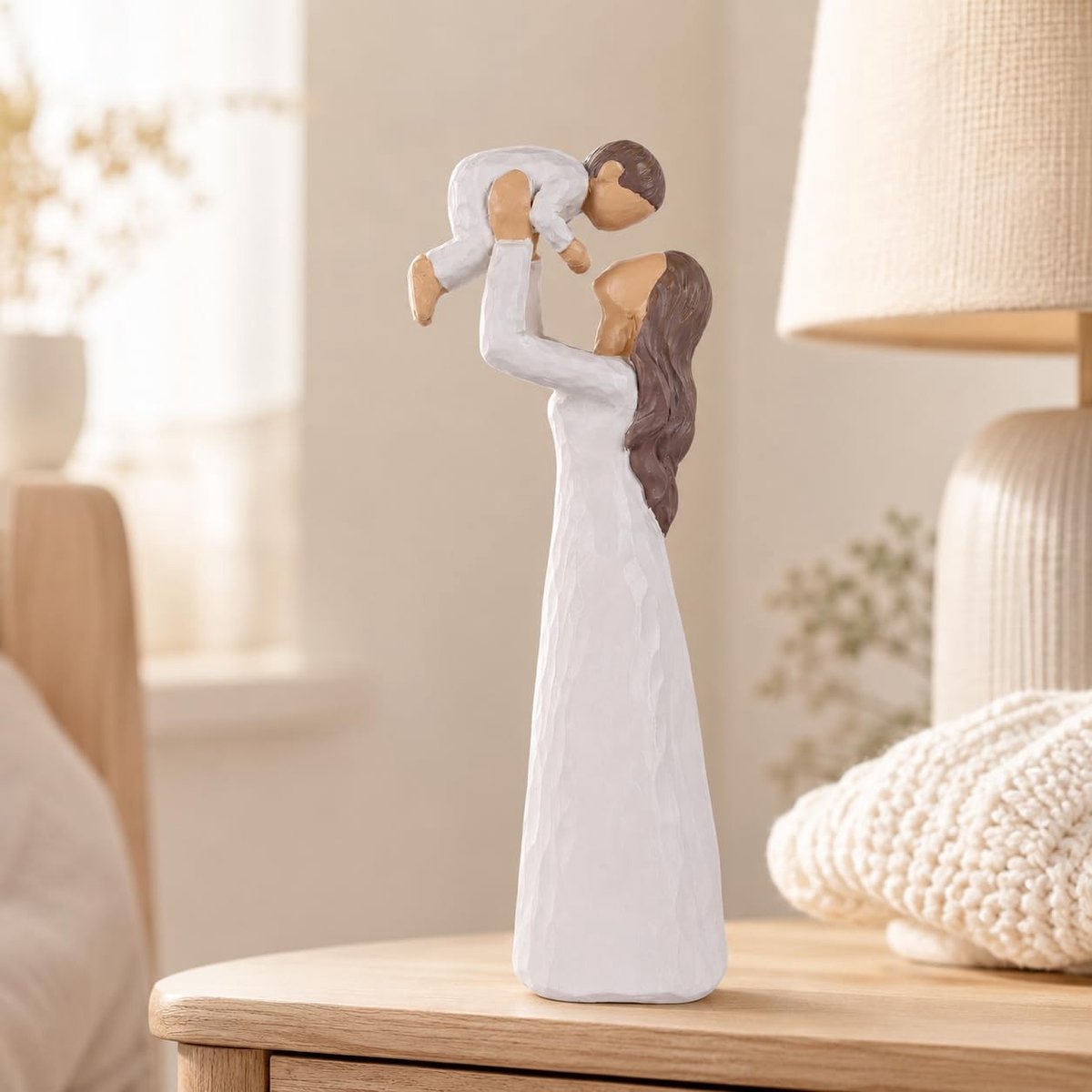 SolidKeus - Beeldje van Moeder en Zoon, Handgeschilderde Hars Sculptuur