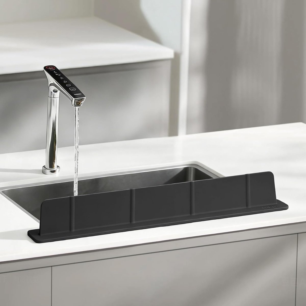 Gootsteen Spatbescherming 52 x 4,5 x 7 cm met Sterke Zuignappen, Waterspatbescherming, Flexibele Spatbeschermer voor Keuken en Badkamer (Zwart)