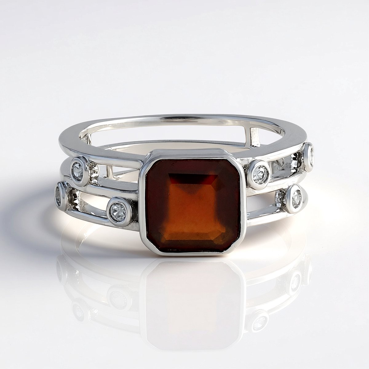 Cavill - 925 Sterling Zilver Ring met 2,55 ct Hessoniet Granaat & 0,19 ct Zirkonia - Platina Afwerking - Elegante Asscher Slijpvorm