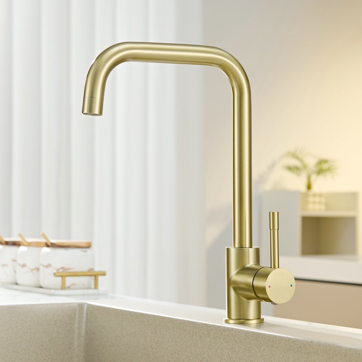 CECIPA Max Gouden Keukenkraan - 360° Draaibaar - L-vormige Mengkraan - Warm en Koud Water - RVS