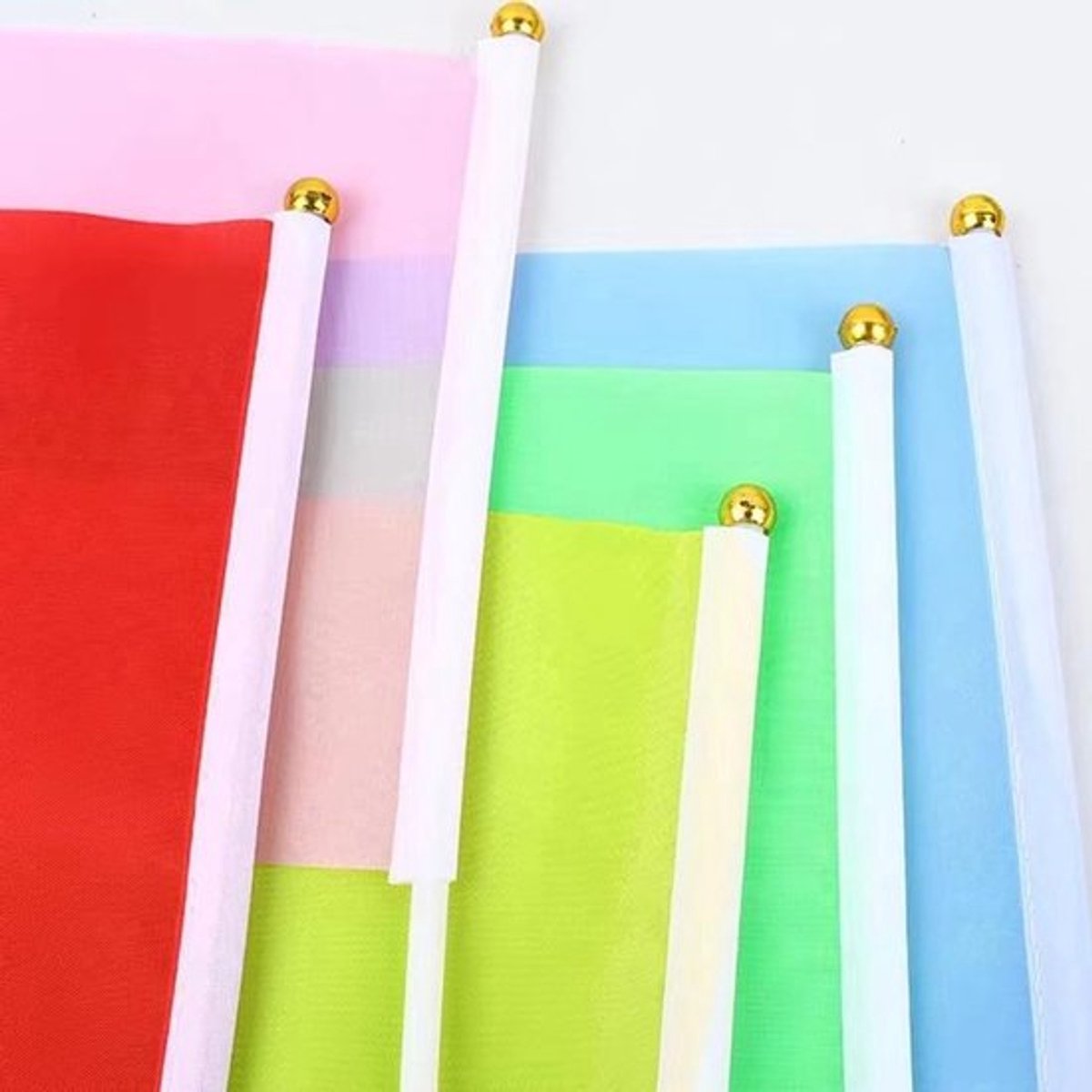 Mini Handvlaggen 14x21cm - Set van 20 Stuks voor Sportevenementen, Feestdecoratie en DIY Projecten - Paarse Vlaggen voor Binnen en Buiten