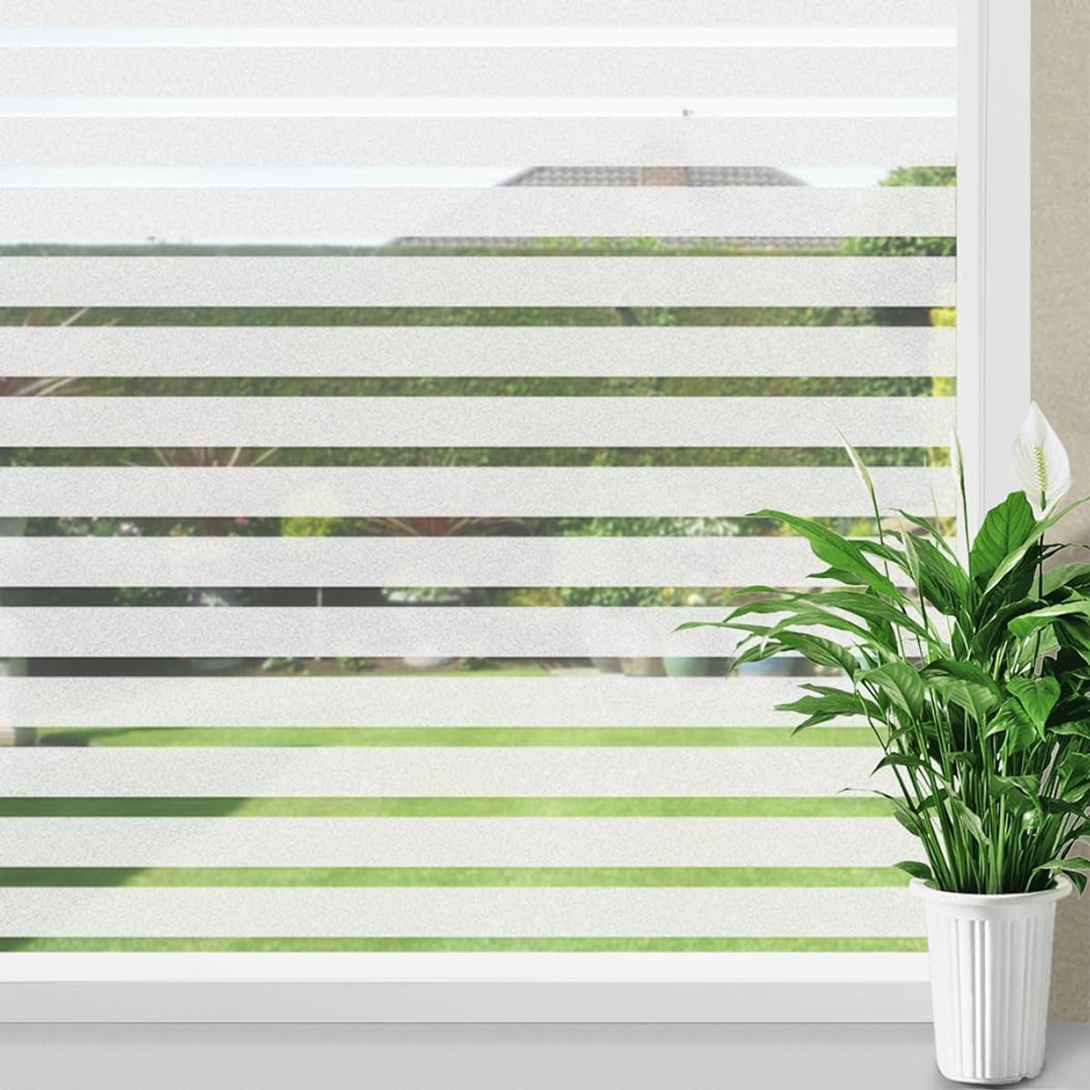 Raamfolie met strepen patroon - melkglas film - zelfklevend - hoge privacy voor thuis of op kantoor - ShopVlot