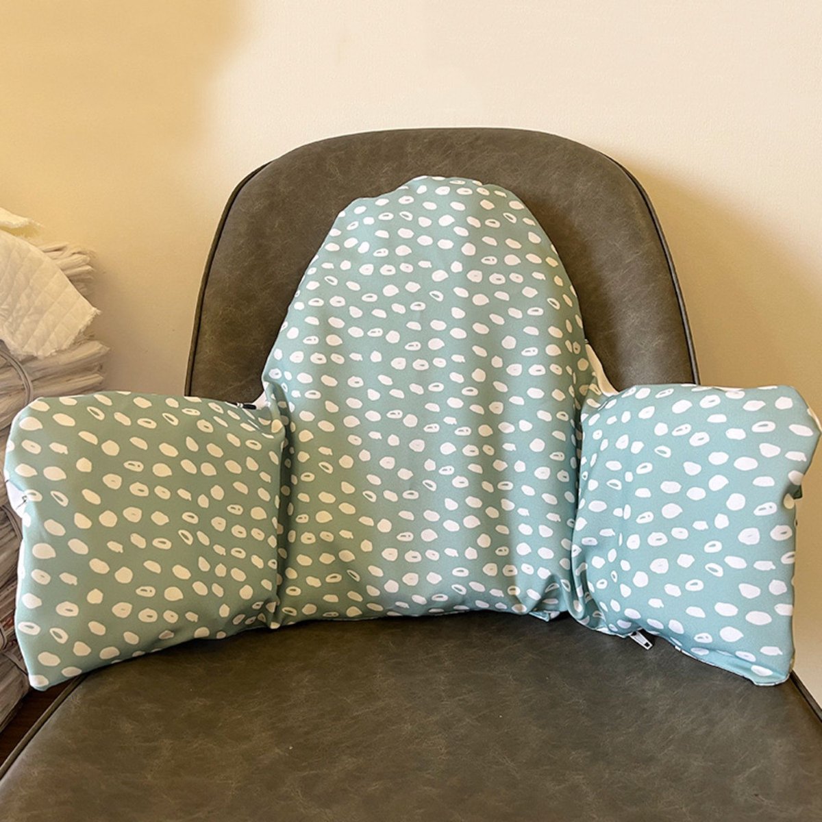 Baby leert-zitkussen met mintgroene stippenhoes 68×39 cm, zachte PVC binnenlaag inclusief pomp, comfortabel steunkussen voor baby's