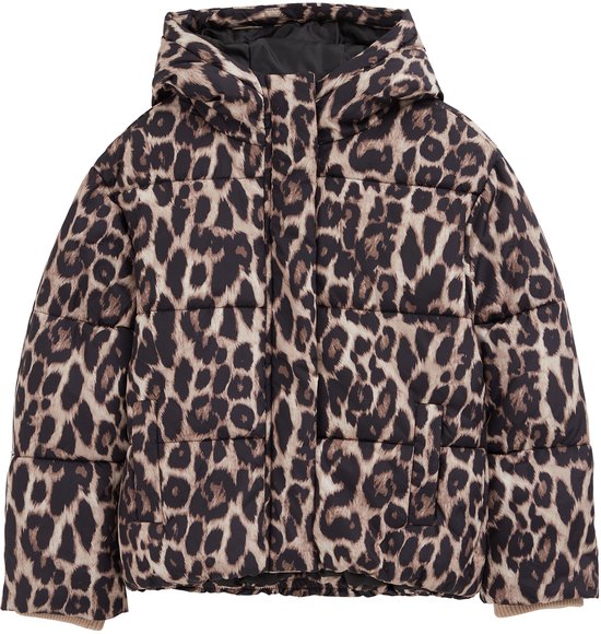 Oversized gewatteerde jas met luipaardprint, met capuchon, van voren gezien.
