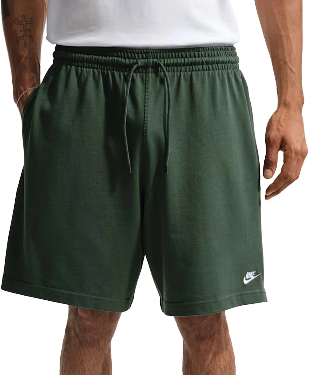 Nike club knit short in de kleur . Groen