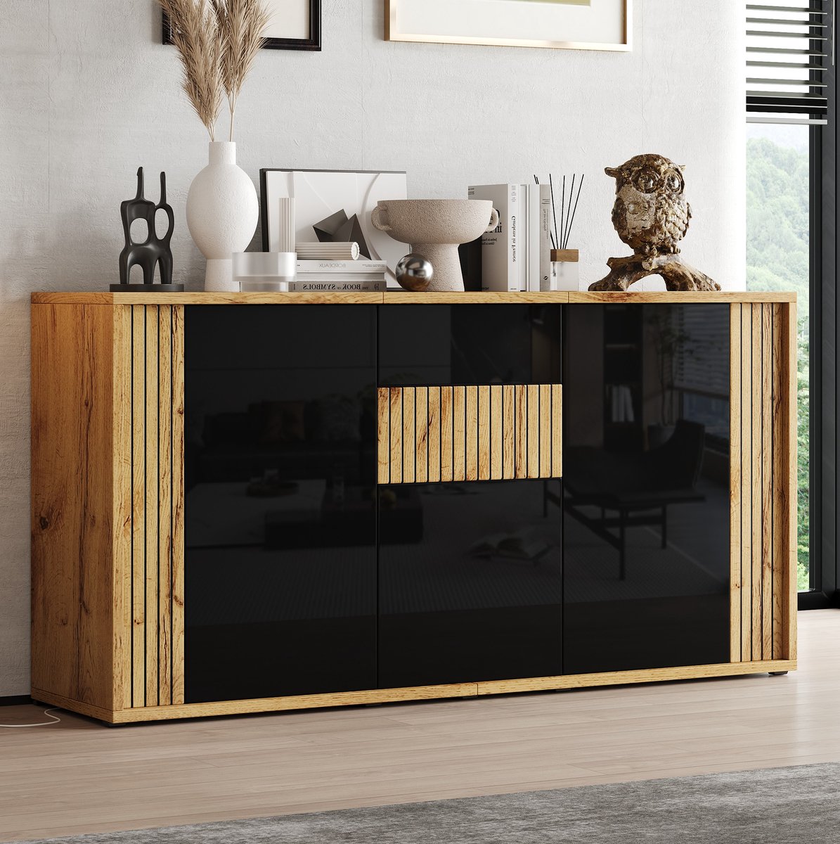 FloraGrace Dressoir - Hoogglans Zwarte 3-Deurs Opbergkast Met Drukopening - Voor Woonkamer En Hal - MDF En Spaanplaat - 140x35x71 Cm