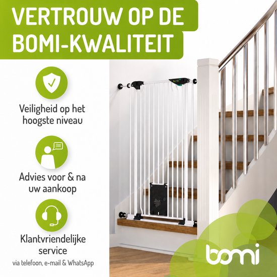 Wit traphekje bij een trap. "Vertrouw op de Bomi-kwaliteit".