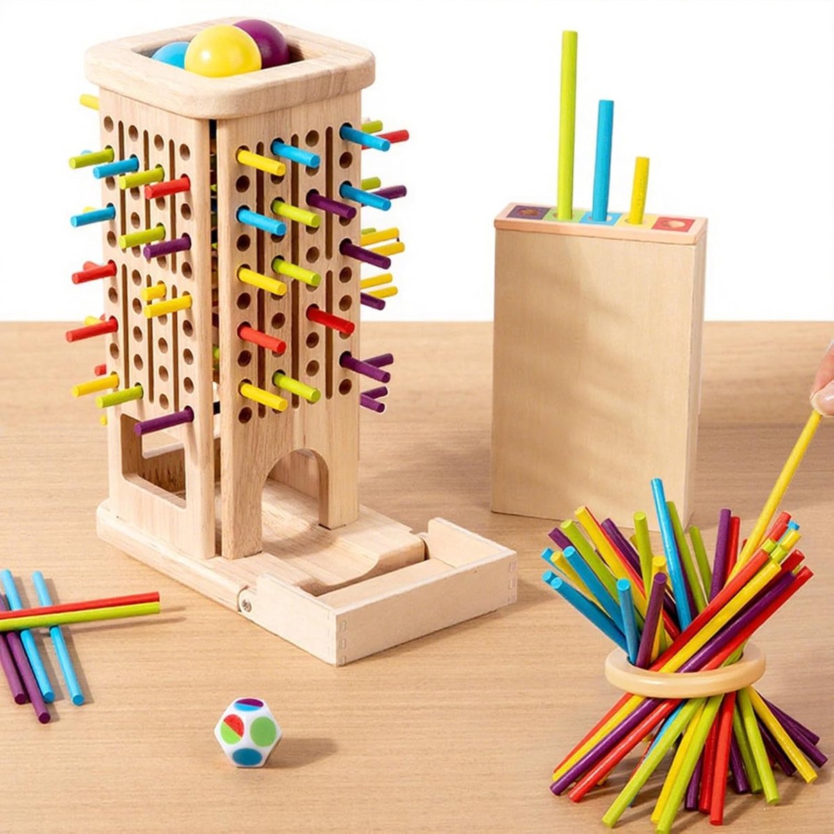 Montessori-bordspel (3-5 jaar) - Houten toren met gekleurde stokjes en dobbelstenen - Geschikt voor 3-jarigen - Ontwikkelt fijne motoriek, kleurherkenning en evenwicht - Een geweldig cadeau voor jongens en meisjes
