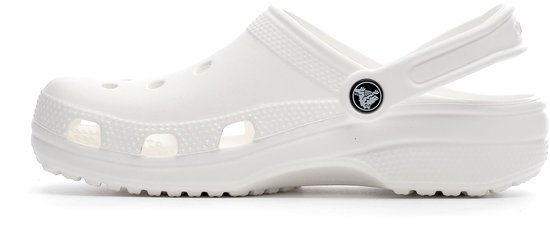 Witte Crocs Clog, zijaanzicht. Rubberen klomp met band.