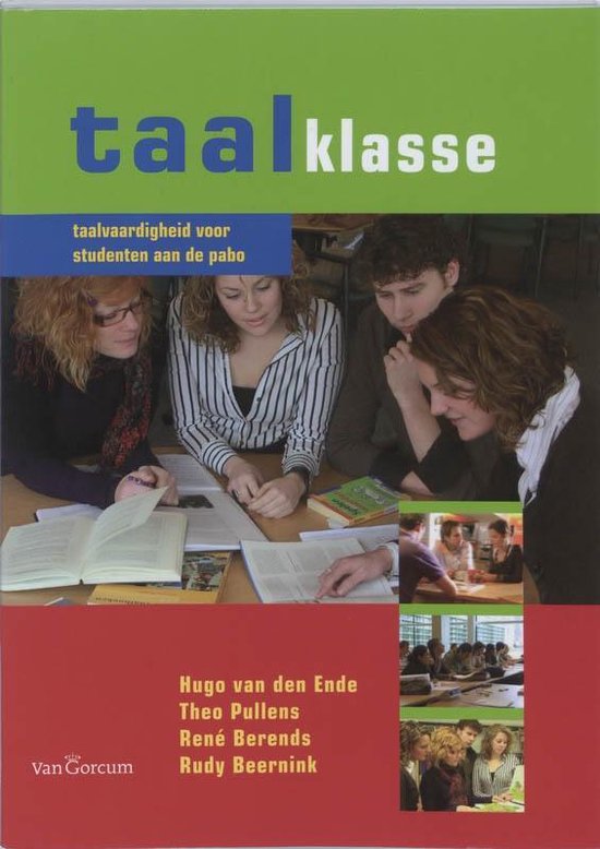 Taalklasse, taalvaardigheid voor studenten aan de pabo. Vier studenten kijken naar boeken.