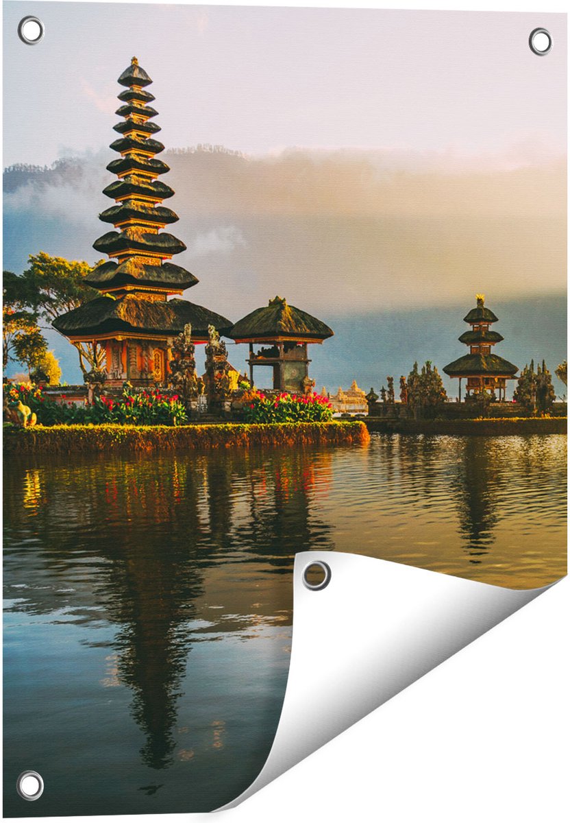 Gards Tuinposter Pura Tempel in Bali op het Meer Beratan - 40x50 cm - Tuindoek - Tuindecoratie - Wanddecoratie buiten - Tuinschilderij Multikleur