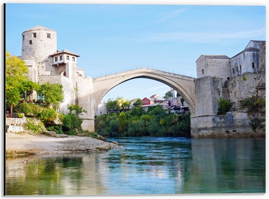 WallClassics - Dibond - Stari Most Brug in Bosnië op Zonnige Dag - 40x30 cm Foto op Aluminium (Wanddecoratie van metaal)
