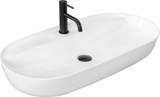 Witte ovale opzetwastafel met een matzwarte kraan, geïsoleerd op witte achtergrond.
