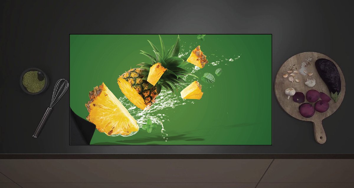 Inductie Beschermer - Gele Ananas in Stukken tegen Groene Achtergrond - 80x52 cm - 2 mm Dik - Inductieplaat Beschermer met zwarte kern