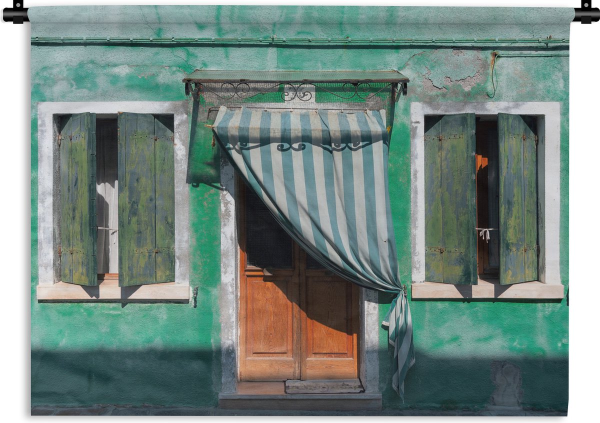 Wandkleed - Wanddoek - Architectuur - Groen - Deur - Huis - Luiken - 120x90 cm - Wandtapijt