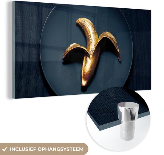 MuchoWow® Glasschilderij 80x40 cm - Schilderij acrylglas - Gouden banaan op een donkere achtergrond - Foto op glas - Schilderijen