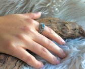Bewerkte Bali style zilveren ring Labradoriet