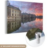 MuchoWow® Glasschilderij 120x80 cm - Schilderij acrylglas - Den Haag - Rivier - Lucht - Foto op glas - Schilderijen