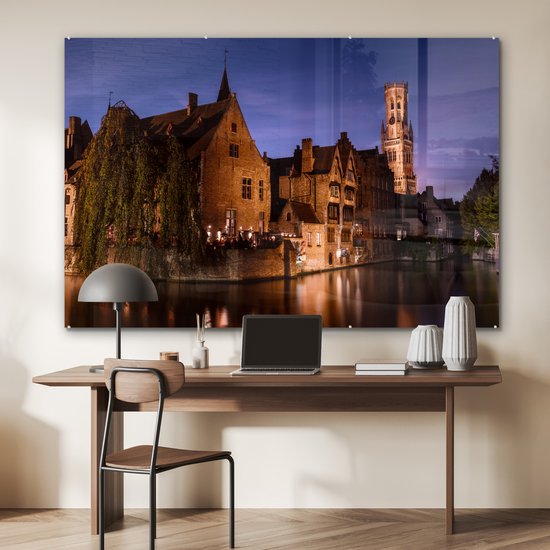 ® Glasschilderij 180x120 cm - Schilderij acrylglas - De Rozenhoedkaai en de Belfort van Brugge in de avond - Foto op glas - Muurdecoratie woonkamer - Wanddecoratie slaapkamer - Schilderijen