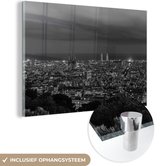 MuchoWow® Glasschilderij 120x80 cm - Schilderij acrylglas - Barcelona - Spanje - Skyline - Zwart - Wit - Foto op glas - Schilderijen