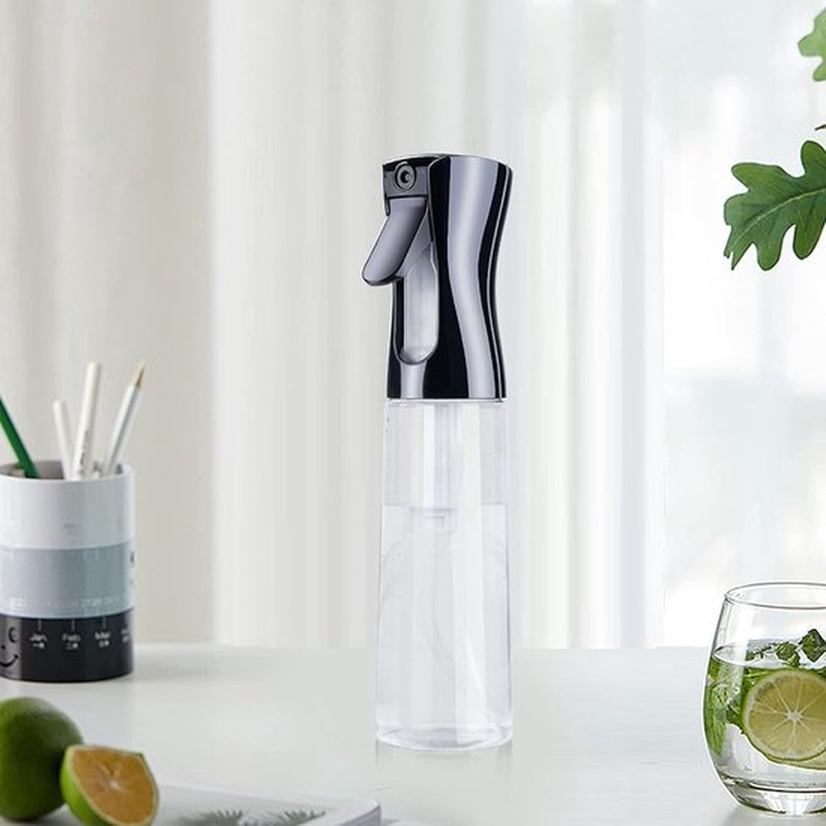 RNZV - Mist Spray Bottle PRO - 300ml - Luxe Haarspray - nieuw design - Motivatie -professionele Mist Verstuiver Haar - Kappersspuit - Waterspuit Verstuiver - Waterspuit Haar - ZWART/DOORZICHTIG op Prijzenvolger.com