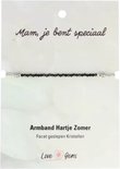 Zwarte facet geslepen kristallen armband 'Armband Hartje Zomer' op kaart met tekst 'Mam, je bent speciaal'.
