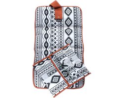 Product: KipKep Napper Combi Verschoningsset - Etnic Spice - verschoonmatje en luier etuitje - roest kleur - gerecyclede materialen, van het merk KipKep
