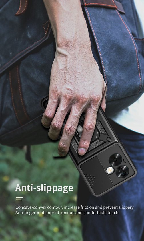 Hand die een zwarte telefoonhoes met ringhouder en lens schuifdeksel vasthoudt. Anti-slip textuur.