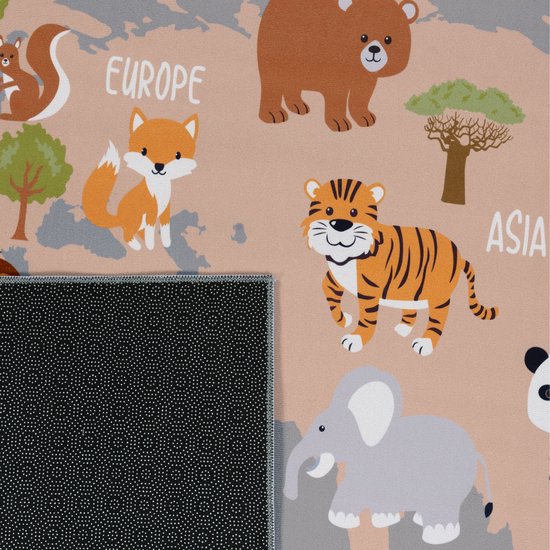 the carpet Happy Life - Kinderkamer, kindertapijt, speeltapijt, wasbaar, wegtapijt, wegen, jungle, dieren, auto, Groen-jungle, 80 x 150 cm