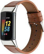 Leer Smartwatch bandje - Geschikt voor Fitbit Charge 5 / Fitbit Charge 6 leren bandje - bruin - Strap-it Horlogeband / Polsband / Armband