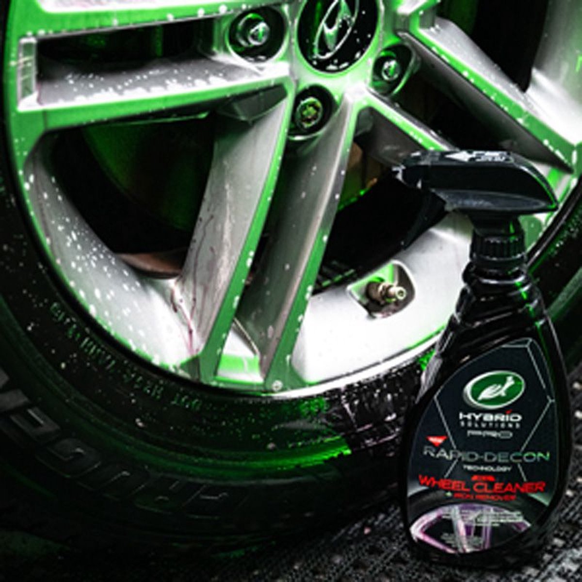 Turtle Wax Hybrid Solutions Graphene Acrylic Tyre Shine - 680ml