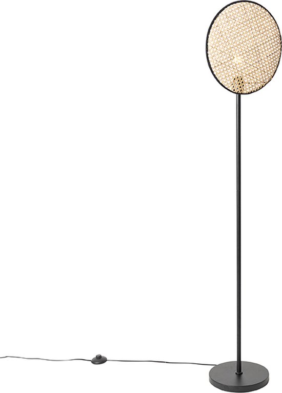 Vind tripod staande lamp op - april 2026