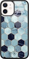 Casimoda® hoesje - Geschikt voor iPhone 12 Mini - Blue Cubes - Luxe Hard Case Zwart - Backcover telefoonhoesje - Blauw