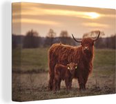 Canvas - Schilderij dieren - Schotse hooglander - Kalf - Koe - Zonsondergang - Natuur - Kamer decoratie - Schilderijen op canvas - Foto op canvas - 120x90 cm