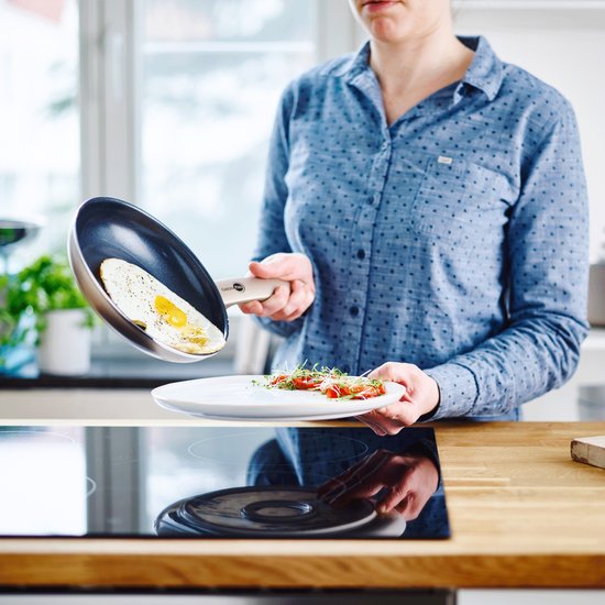 GreenPan Cambridge Koekenpan 28cm - PFAS-vrije antikleeflaag – Koekenpan inductie - Keramische koekenpan – Ovenbestendig tot 160°C – Koudgrepen - Brons