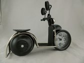 tafelklok - 26 cm hoog - metaal scooter