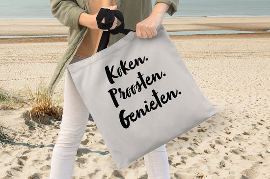 MuchoWow® Schoudertas - Strandtas - Big Shopper - Boodschappentas - Koken. proosten. genieten. - Quote - Taupe - 45x45 cm - Katoenen tas